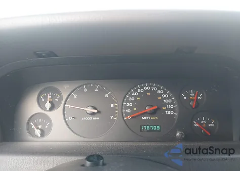 2001 Jeep Grand Cherokee Laredo from USA, damaged, VIN 1J4GW48S21C642997